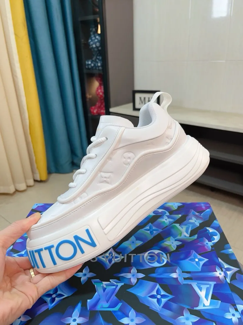 Men's men's shoes 💰560🌸🌸 LV style is novel and fashionable, the upper is made of imported cowhide + LV special materials! Super trendy design! It’s eye-catching! The leather is soft, delicate, shiny and translucent, showing the ultimate in pure handcraftsmanship, and the mesh is soft, comfortable and breathable! Size: 39-44 (38 45 customized)